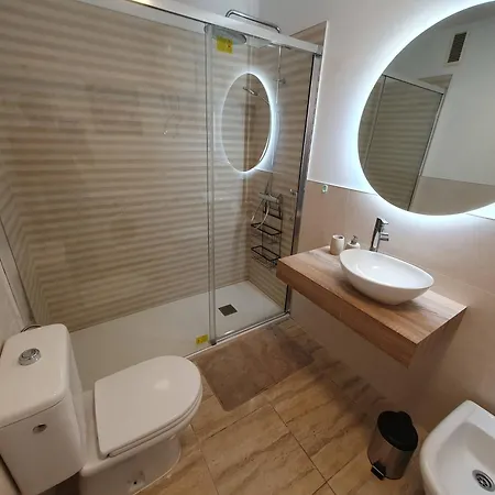 Renove 2 Chambres, Grande Terrasse S-o, Parking Prive