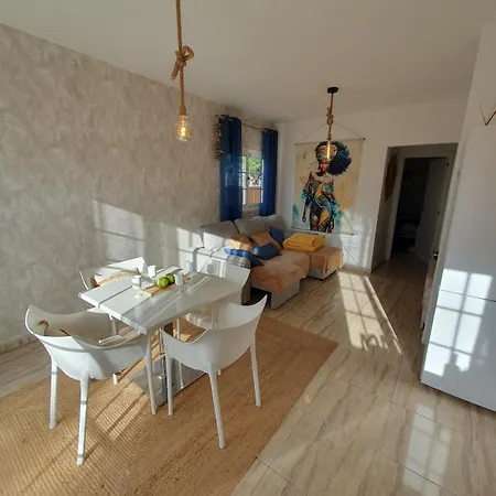 Renove 2 Chambres, Grande Terrasse S-o, Parking Prive Et Piscine Chauffee