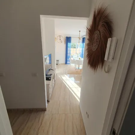 Renove 2 Chambres, Grande Terrasse S-o, Parking Prive Et Piscine Chauffee Apartman