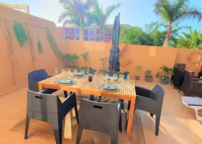 Renove 2 Chambres, Grande Terrasse S-o, Parking Prive Et Piscine Chauffee