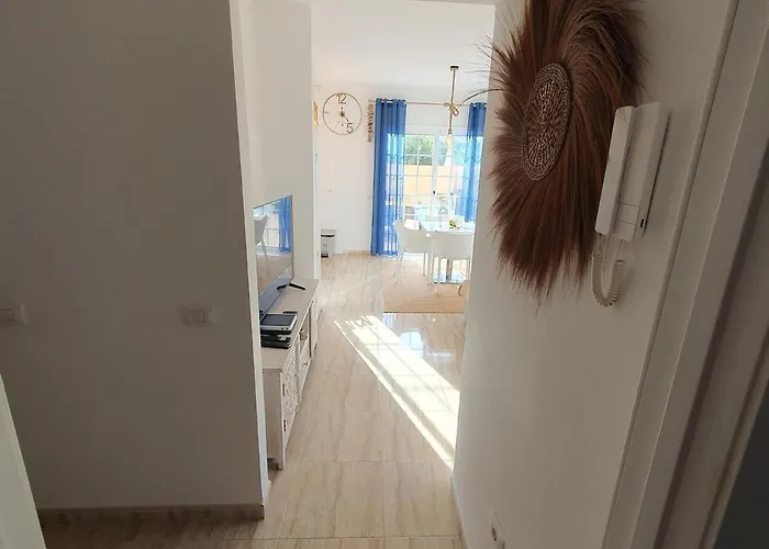 Renove 2 Chambres, Grande Terrasse S-o, Parking Prive Et Piscine Chauffee Διαμέρισμα