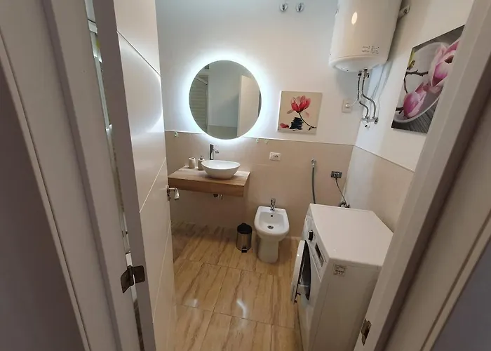 Renove 2 Chambres, Grande Terrasse S-o, Parking Prive Et Piscine Chauffee Διαμέρισμα